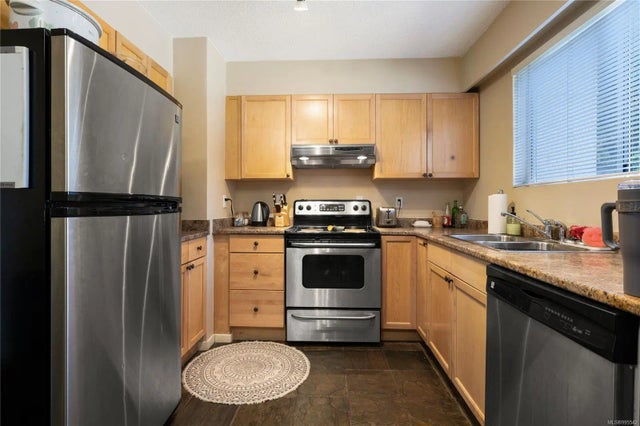 3 of 25 - 1630 Crescent View Dr 3, Nanaimo, BC