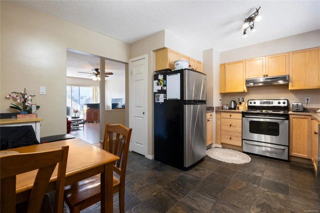 4 of 25 - 1630 Crescent View Dr 3, Nanaimo, BC