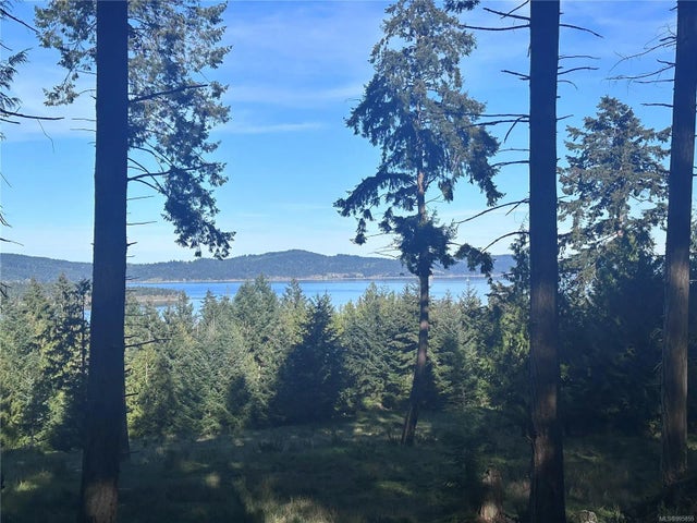 2 of 20 - 141 Blue Stone Dr, Salt Spring, BC