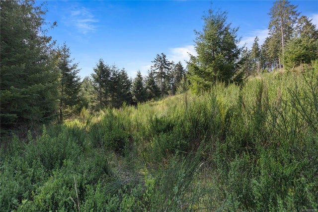 2 of 20 - 143 Blue Stone Dr, Salt Spring, BC