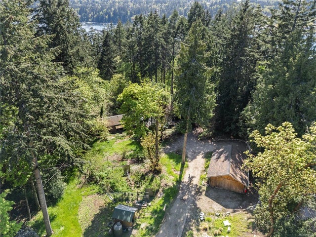 1 of 13 - 297 Churchill Rd, Salt Spring, BC
