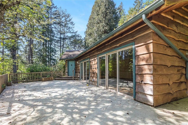 4 of 13 - 297 Churchill Rd, Salt Spring, BC