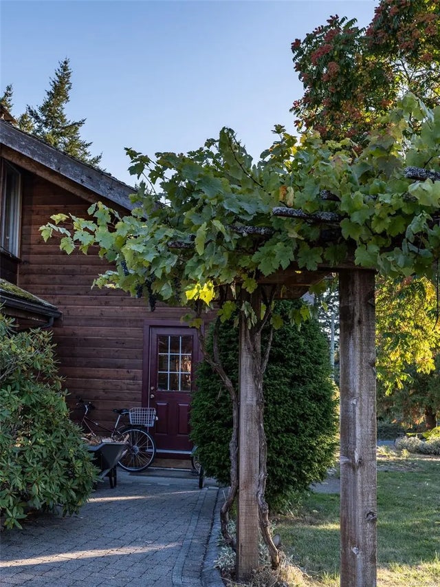 4 of 34 - 840 Cherry Point Rd, Cobble Hill, BC