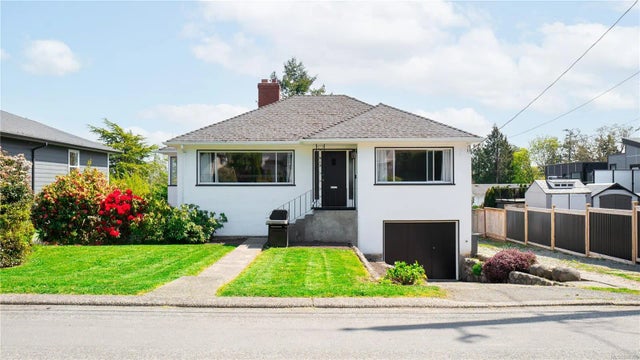 1 of 43 - 903 Shirley Rd, Esquimalt, BC