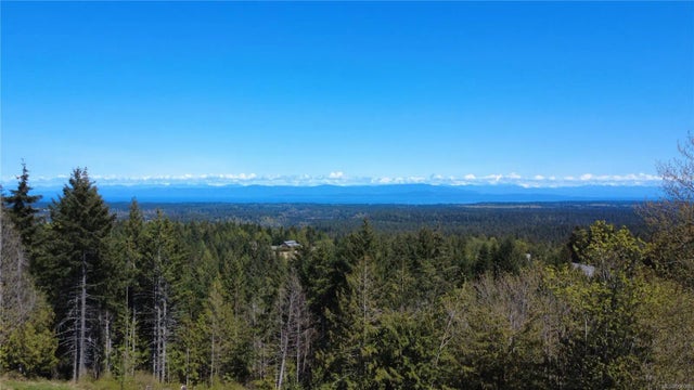 1 of 18 - 1725 Warn Way, Qualicum Beach, BC