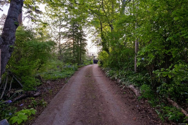 5 of 15 - 5155 Cordova Bay Rd, Saanich, BC