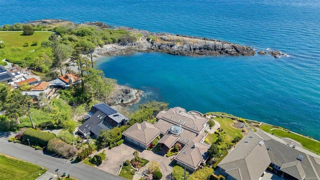 1 of 92 - 4461 Shore Way, Saanich, BC