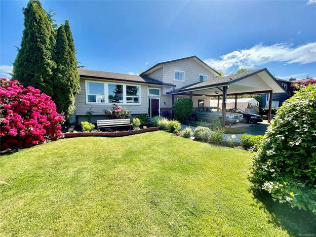 1 of 20 - 1536 Juan De Fuca Blvd, Parksville, BC