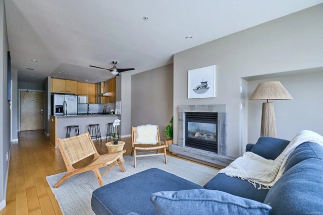 2 of 49 - 38 Front St 505, Nanaimo, BC
