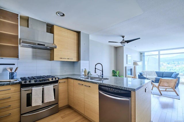 5 of 49 - 38 Front St 505, Nanaimo, BC