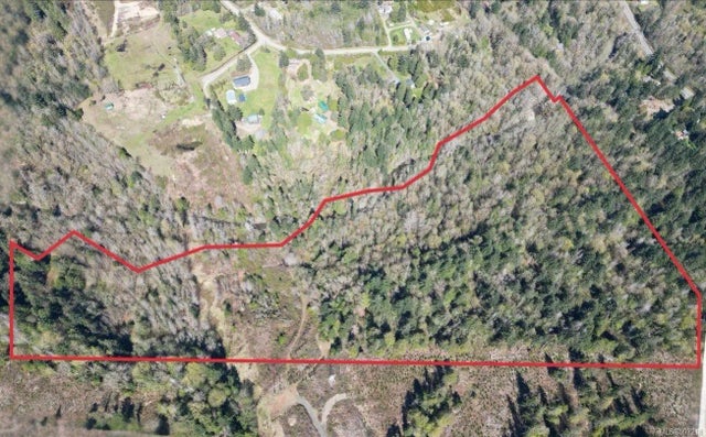 2 of 4 - 471 Leet Lane, Fanny Bay, BC