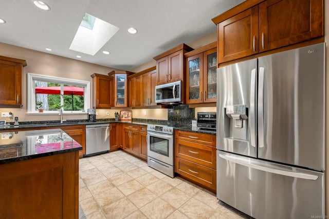 4 of 95 - 6503 Walker Frontage Rd, Fanny Bay, BC