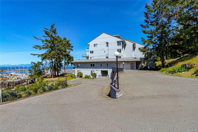 1 of 58 - 3555 Outrigger Rd 407, Nanoose Bay, BC