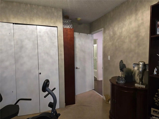 4 of 16 - 2275 Island Hwy E, Nanoose Bay, BC