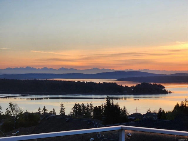 1 of 70 - 483 Hillview Rd, Ladysmith, BC