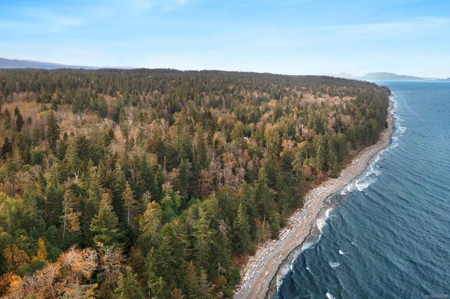 4 of 23 - 6510 Eagles Dr, Courtenay, BC