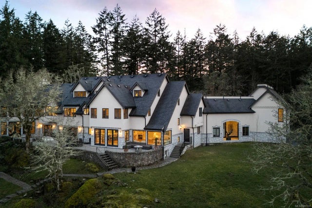 1 of 87 - 1708 Woodsend Dr, Saanich, BC