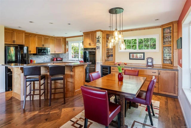 4 of 55 - 3259 Dolphin Dr, Nanoose Bay, BC