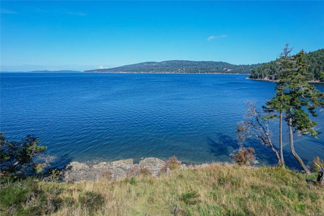 4 of 13 - 128 Narrows West Rd, Salt Spring, BC