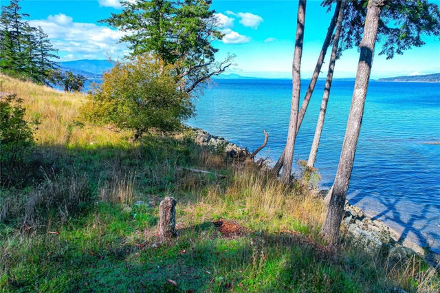 3 of 14 - 122 Narrows West Rd, Salt Spring, BC