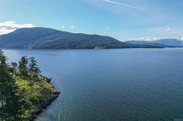 3 of 7 - 138 Narrows West Rd, Salt Spring, BC