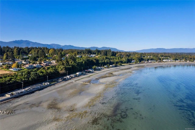 2 of 52 - 2935 Island Hwy W, Qualicum Beach, BC