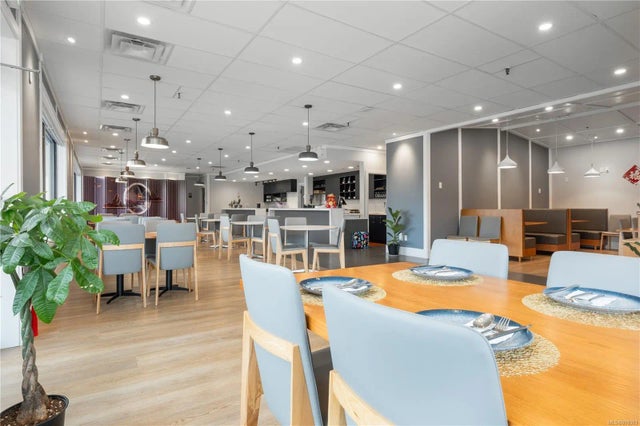 1 of 20 - 2220 Bowen Rd 1, Nanaimo, BC