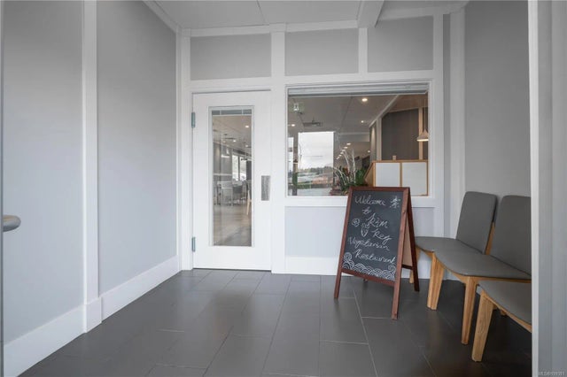 3 of 20 - 2220 Bowen Rd 1, Nanaimo, BC