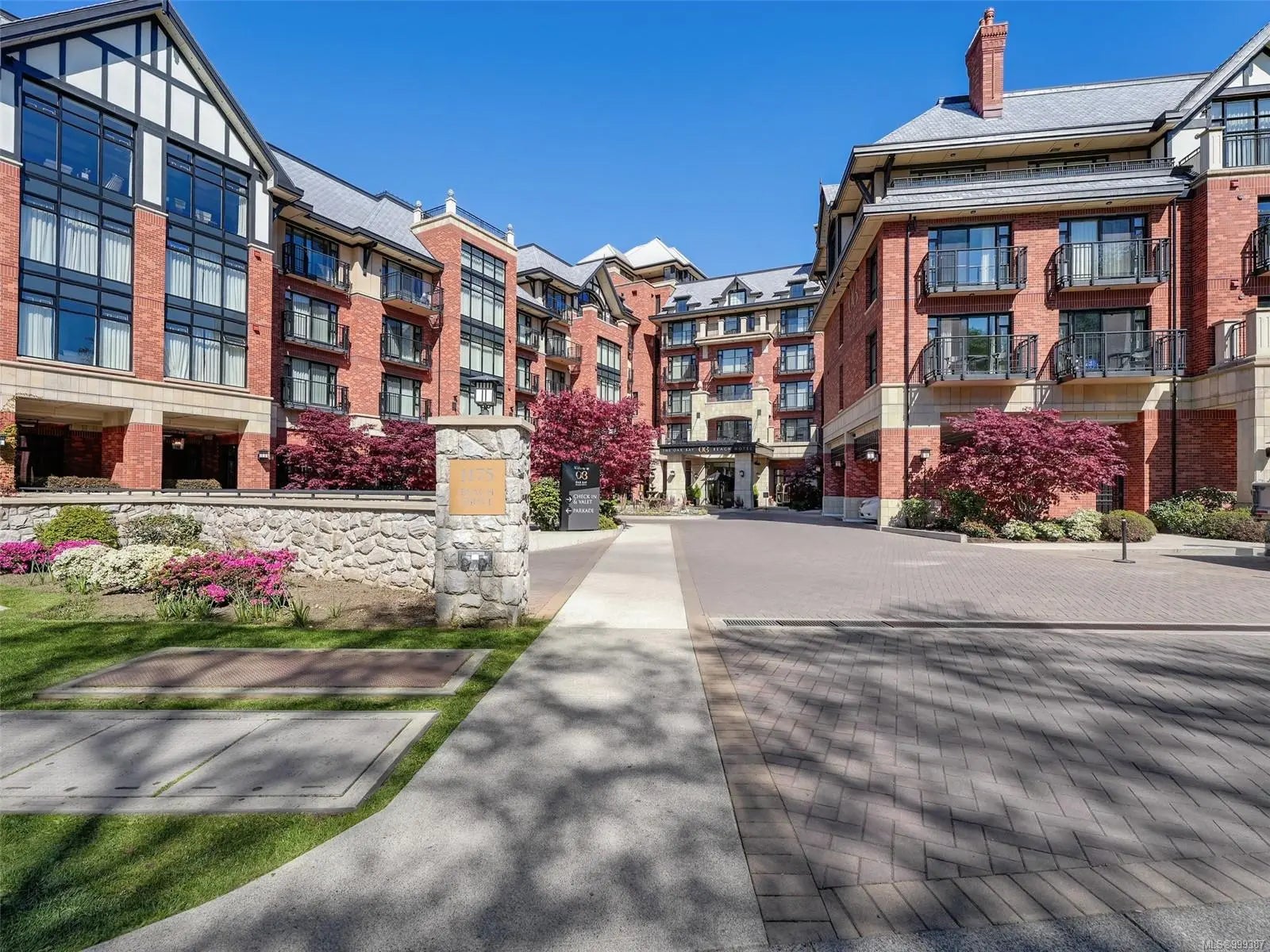 1175 Beach Dr 505, in the city of Oak Bay Real Estate in BC by ,