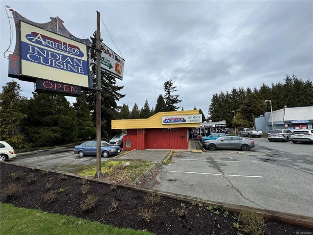 1 of 13 - 487 Island Hwy E, Parksville, BC