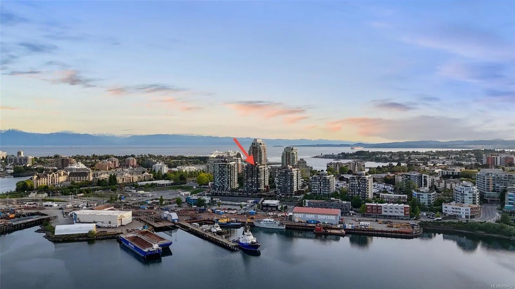 363 Tyee Rd 408, Victoria