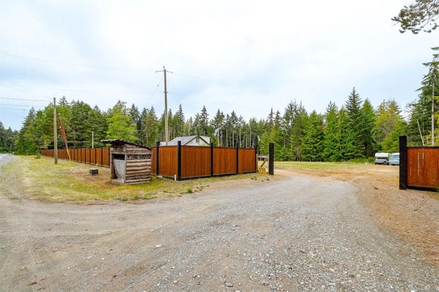 2 of 37 - 285 Polegate Rd, Qualicum Beach, BC