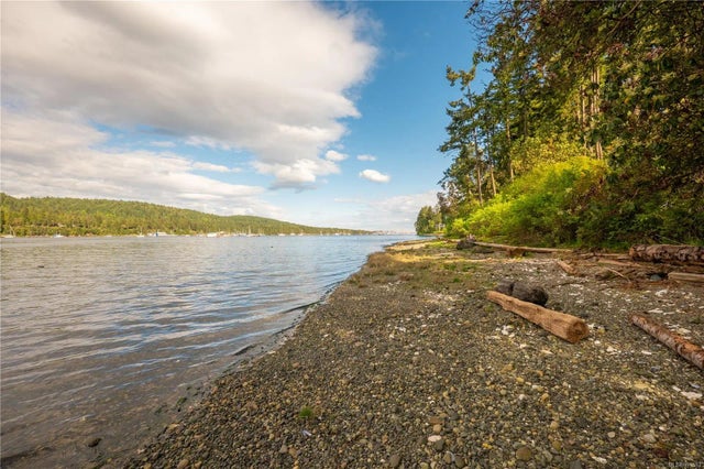 2 of 69 - 5026 Limberis Dr, Ladysmith, BC