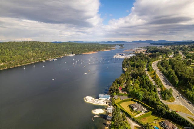 3 of 69 - 5026 Limberis Dr, Ladysmith, BC