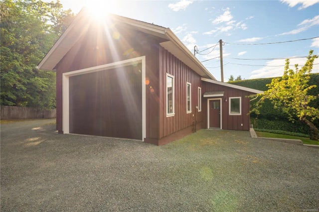 4 of 69 - 5026 Limberis Dr, Ladysmith, BC
