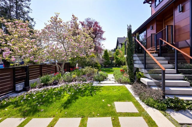 4 of 92 - 626 Monterey Ave, Oak Bay, BC