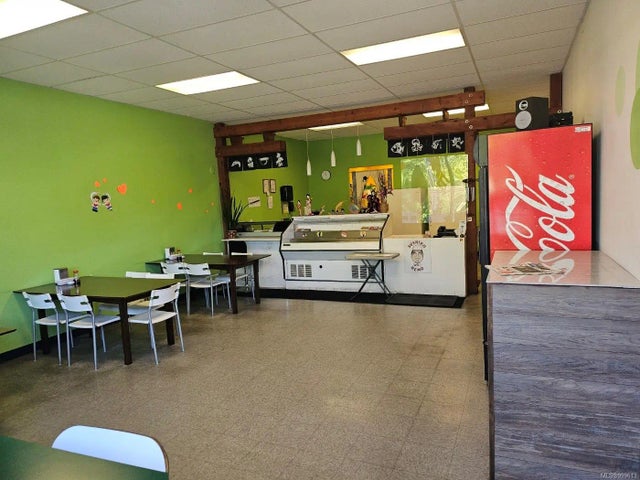 1 of 2 - 102 Island Hwy E 3, Parksville, BC