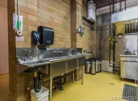 3 of 5 - 46 Nicol St, Nanaimo, BC