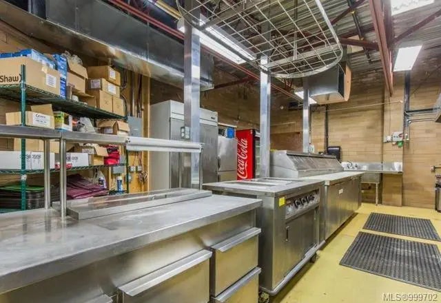 4 of 5 - 46 Nicol St, Nanaimo, BC