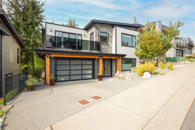 1 of 42 - 114 Amphion Terr, Nanaimo, BC