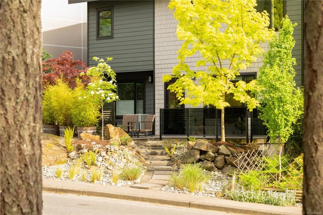 4 of 42 - 114 Amphion Terr, Nanaimo, BC