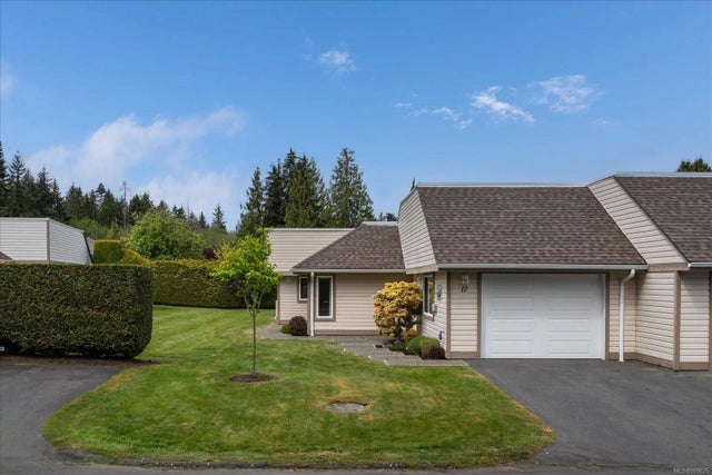 2 of 35 - 460 Schley Pl 17, Qualicum Beach, BC