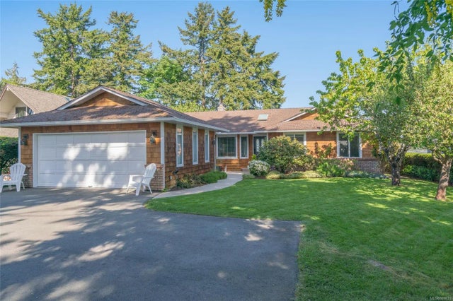 2 of 43 - 428 Dogwood St N, Parksville, BC