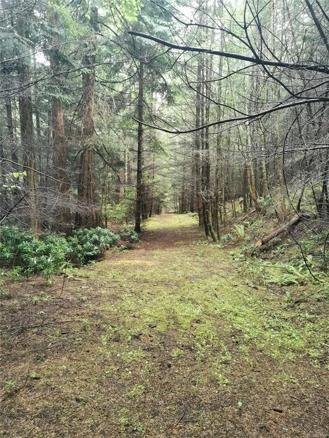 1 of 18 - 706 Fernhill Rd, Mayne Island, BC