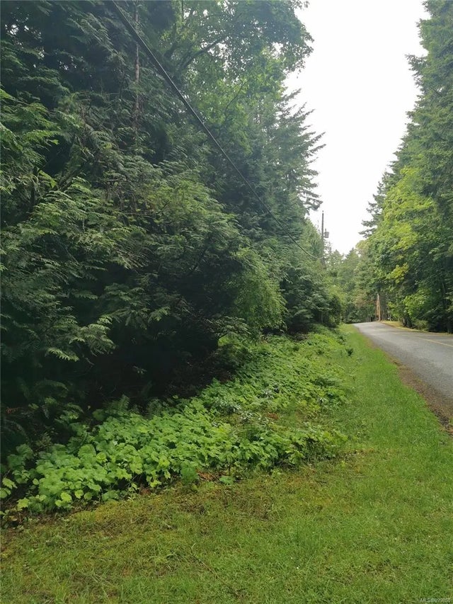 2 of 18 - 706 Fernhill Rd, Mayne Island, BC