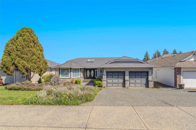 1 of 39 - 5356 Kenwill Dr, Nanaimo, BC