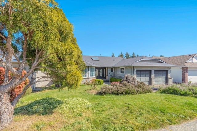 2 of 39 - 5356 Kenwill Dr, Nanaimo, BC