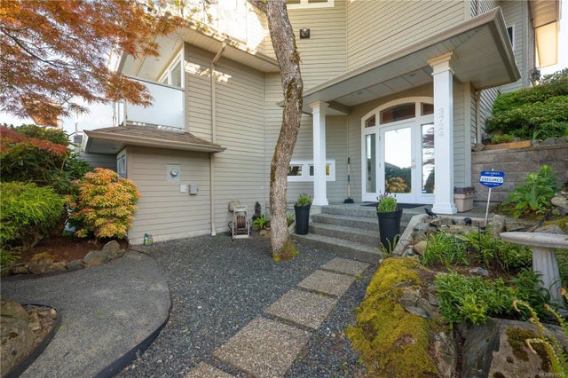 3 of 77 - 3724 Glen Oaks Dr, Nanaimo, BC