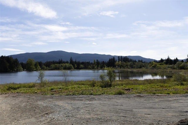 1 of 5 - 3801 Shenton Rd, Nanaimo, BC