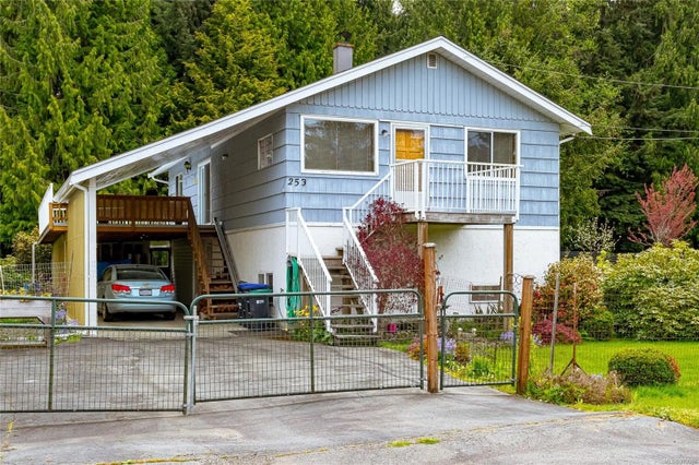 1 of 50 - 253 Hembrough Rd, Bowser, BC